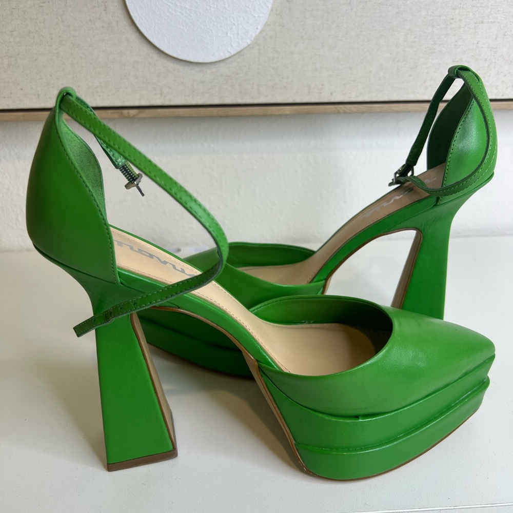 Brand New Elegant Green Platform Heels